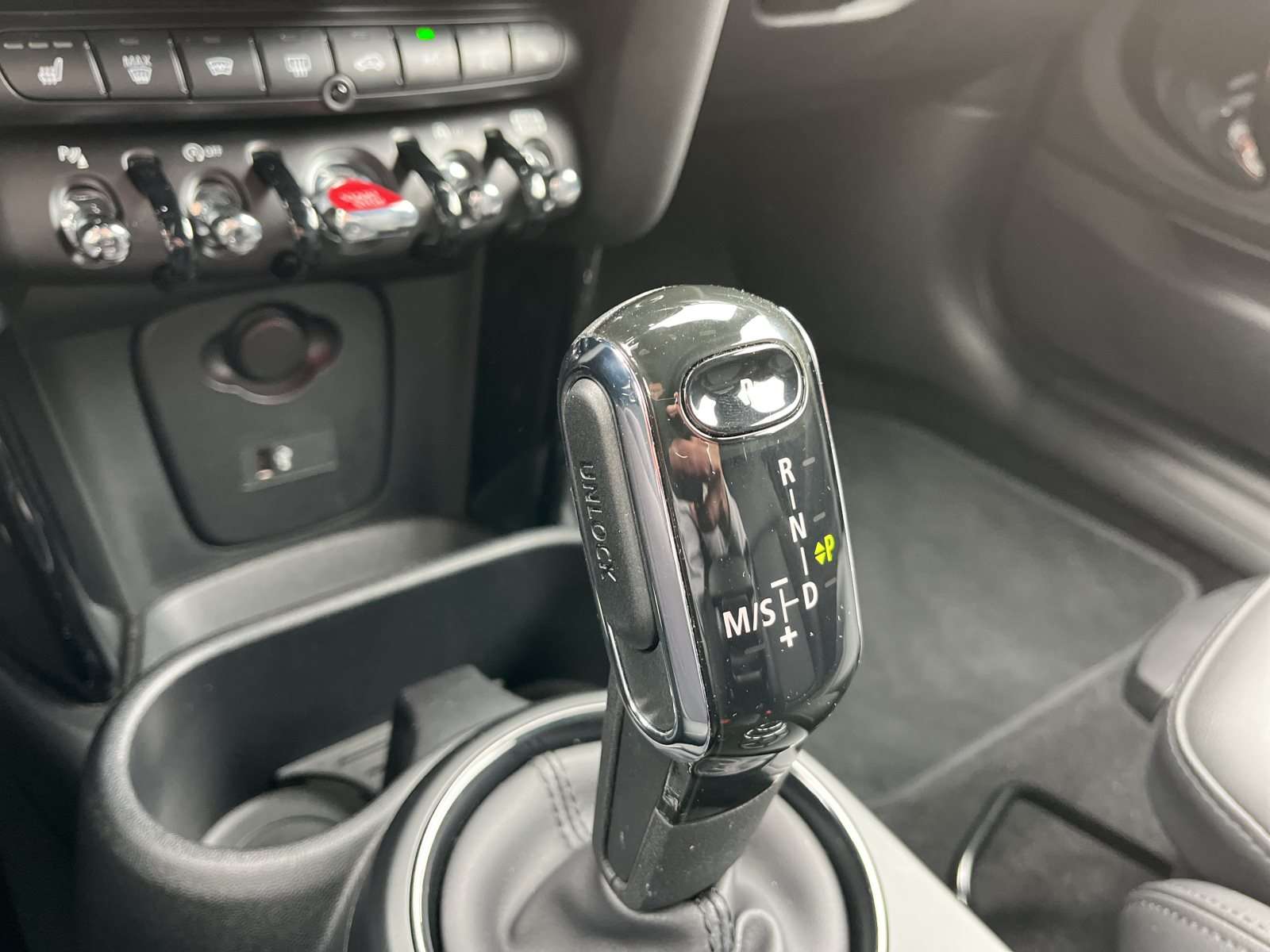 Fahrzeugbild eines MINI COOPER