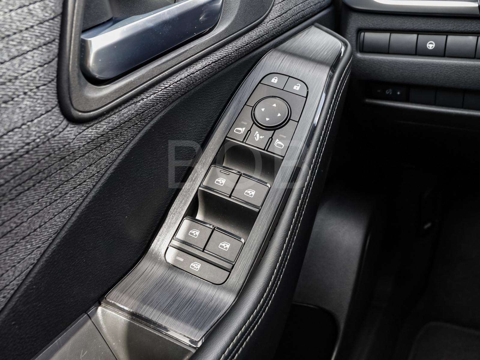 Fahrzeugbild eines Nissan X-TRAIL