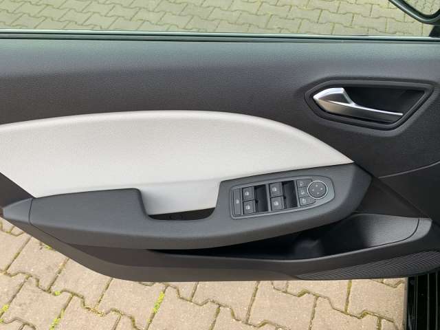 Fahrzeugbild eines Renault Clio