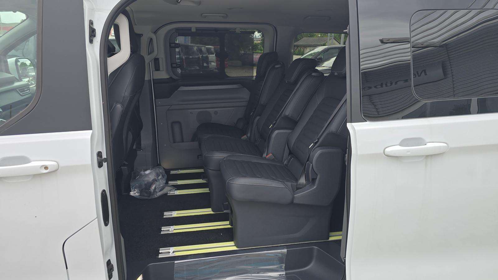 Fahrzeugbild eines Ford Tourneo Custom
