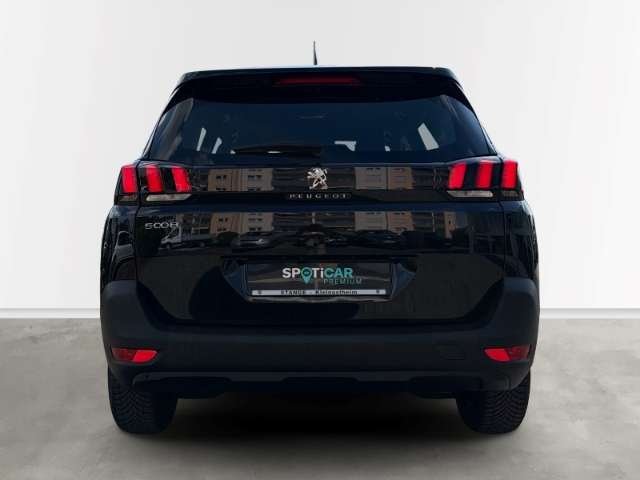 Fahrzeugbild eines Peugeot 5008