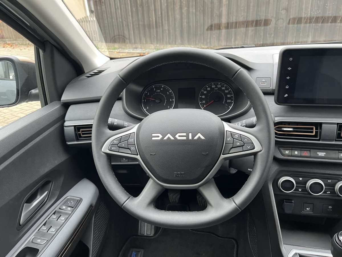 Fahrzeugbild eines Dacia Jogger