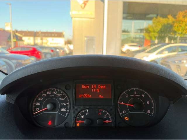 Fahrzeugbild eines Opel Movano