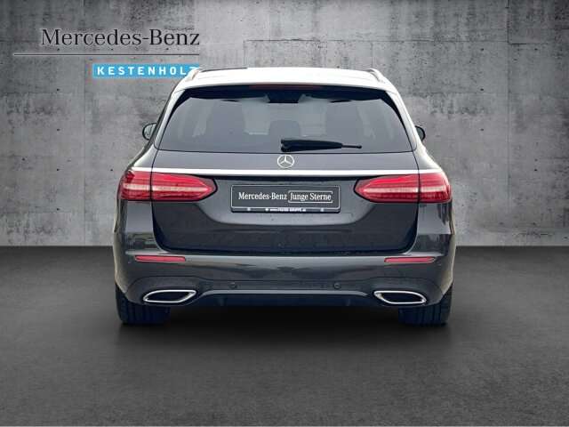 Fahrzeugbild eines Mercedes-Benz E-Klasse