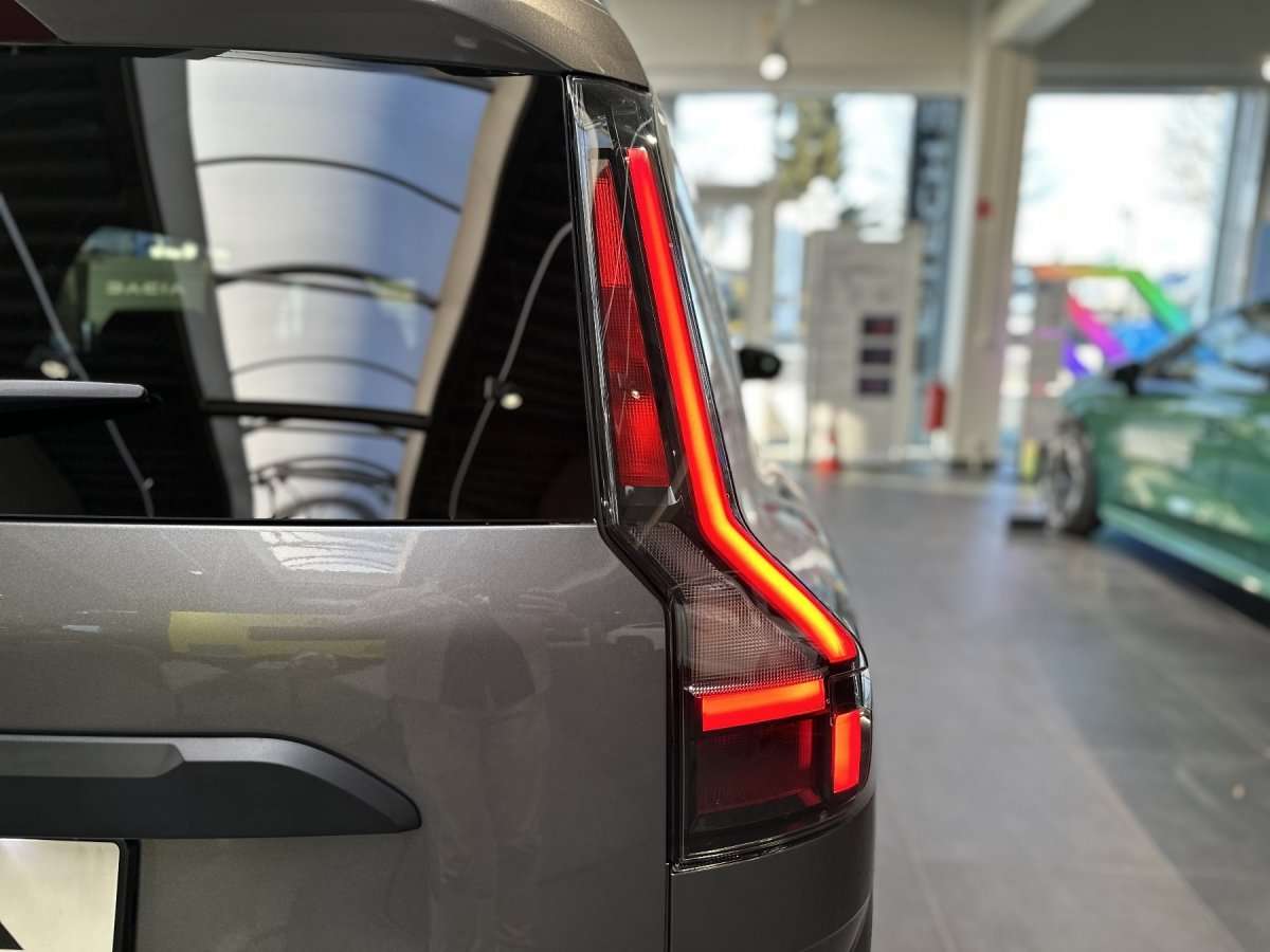 Fahrzeugbild eines Dacia Jogger