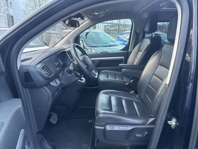 Fahrzeugbild eines Opel Zafira Life