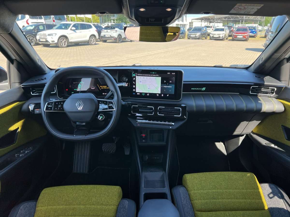 Fahrzeugbild eines Renault 5 E-TECH