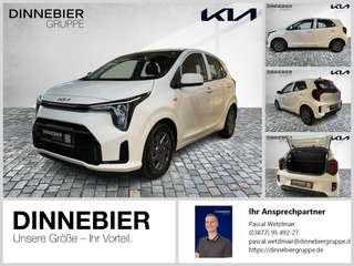 Schräge Frontansicht auf einen Kia Picanto , freigestellt