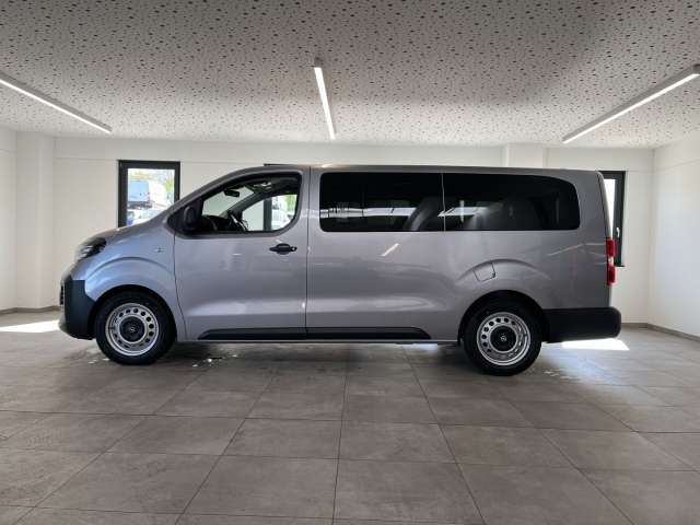 Fahrzeugbild eines Opel Vivaro