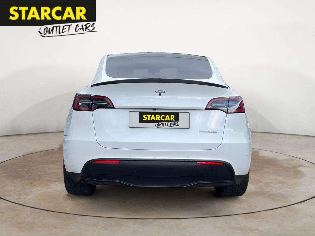 Fahrzeugbild eines TESLA Model Y