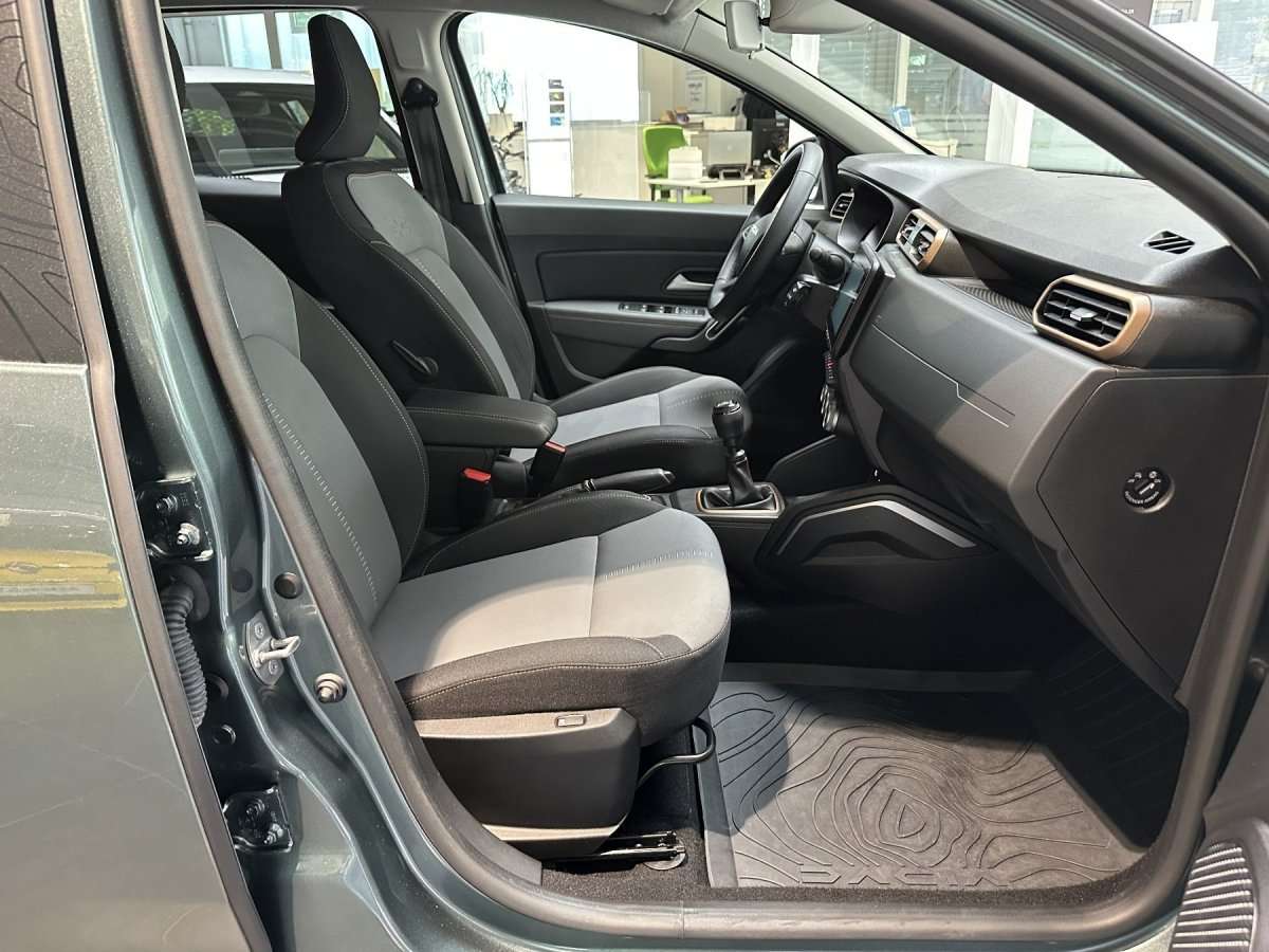 Fahrzeugbild eines Dacia Duster