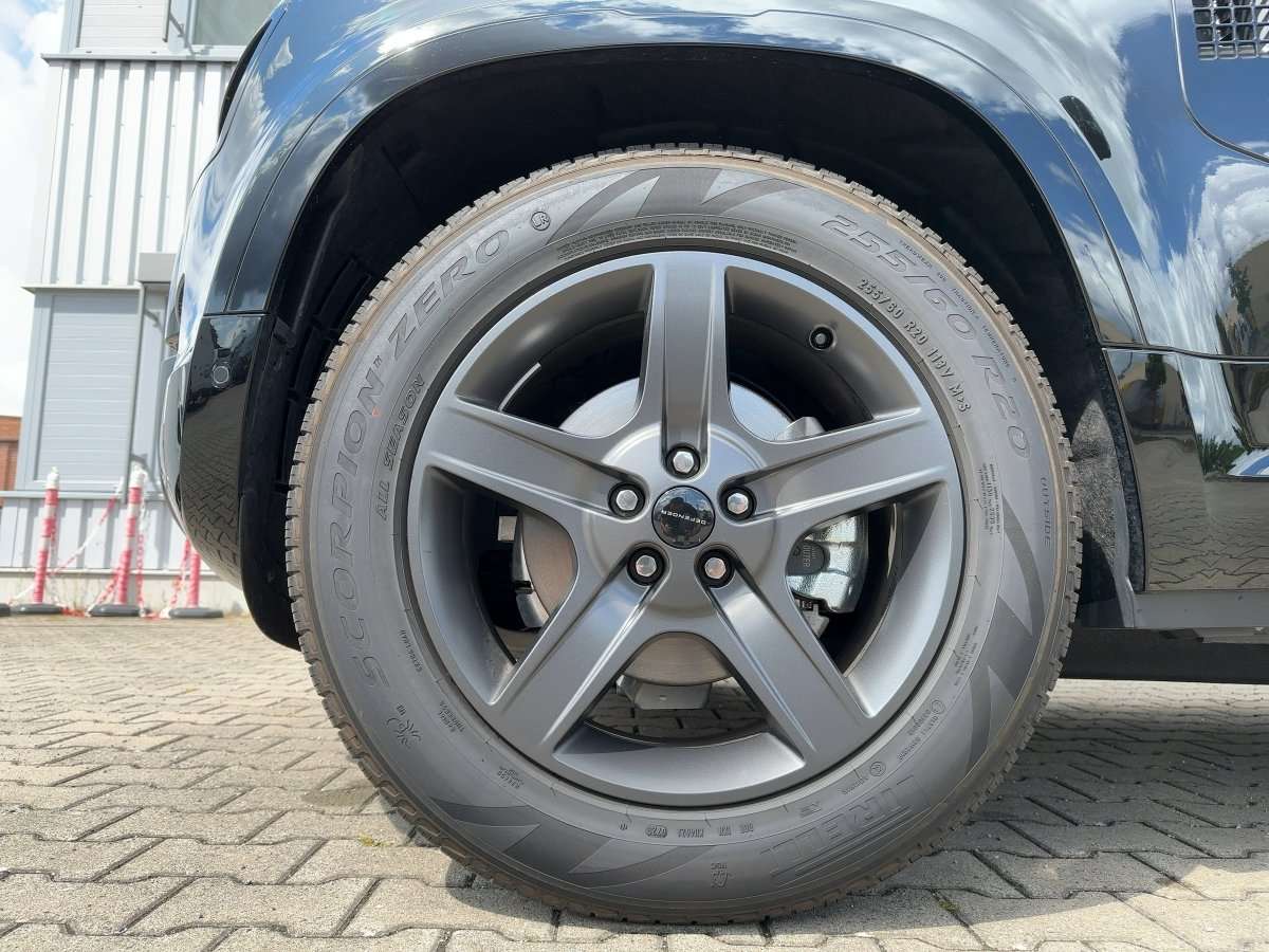 Fahrzeugbild eines Land Rover Defender