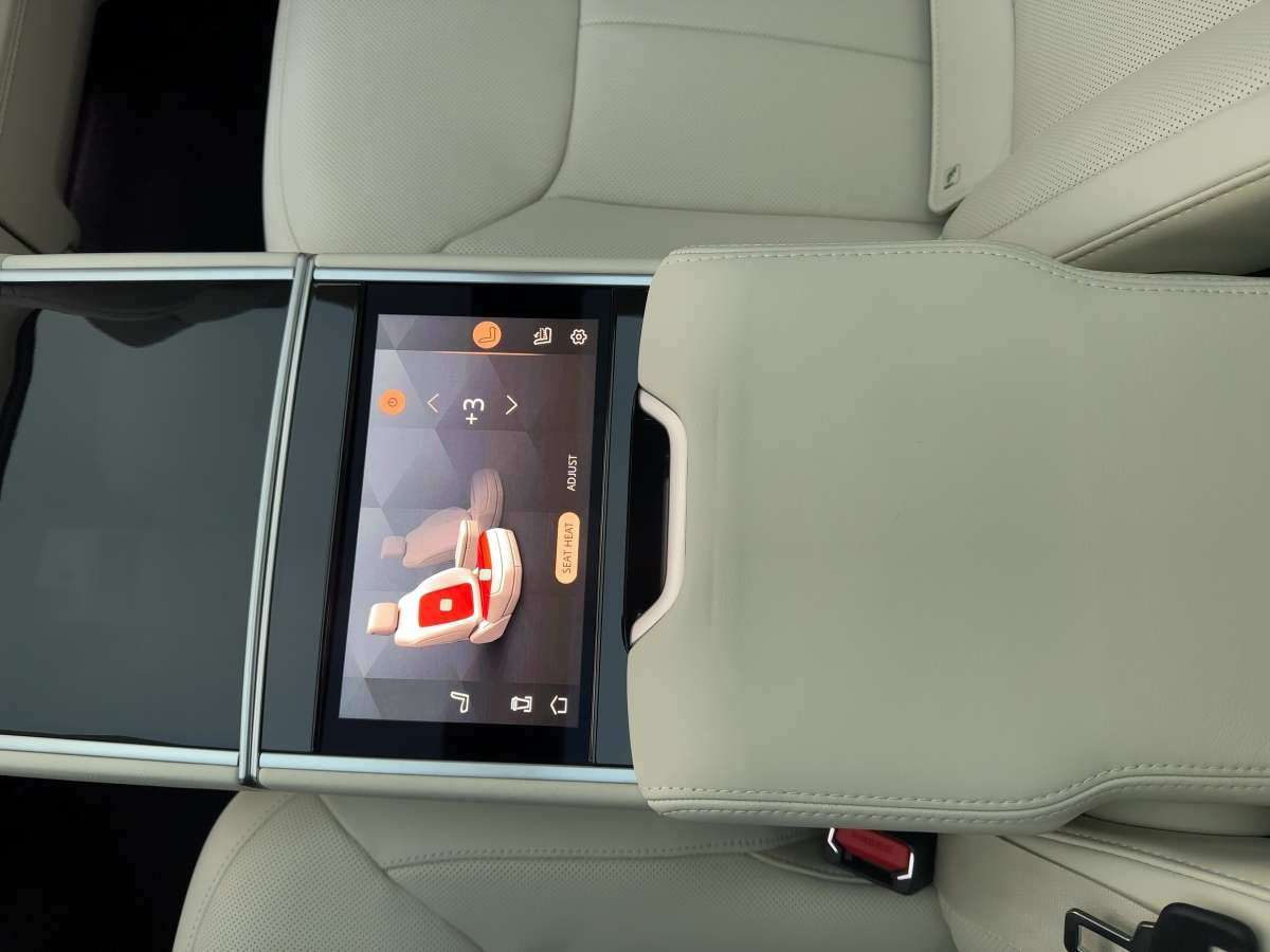 Fahrzeugbild eines Land Rover Range Rover