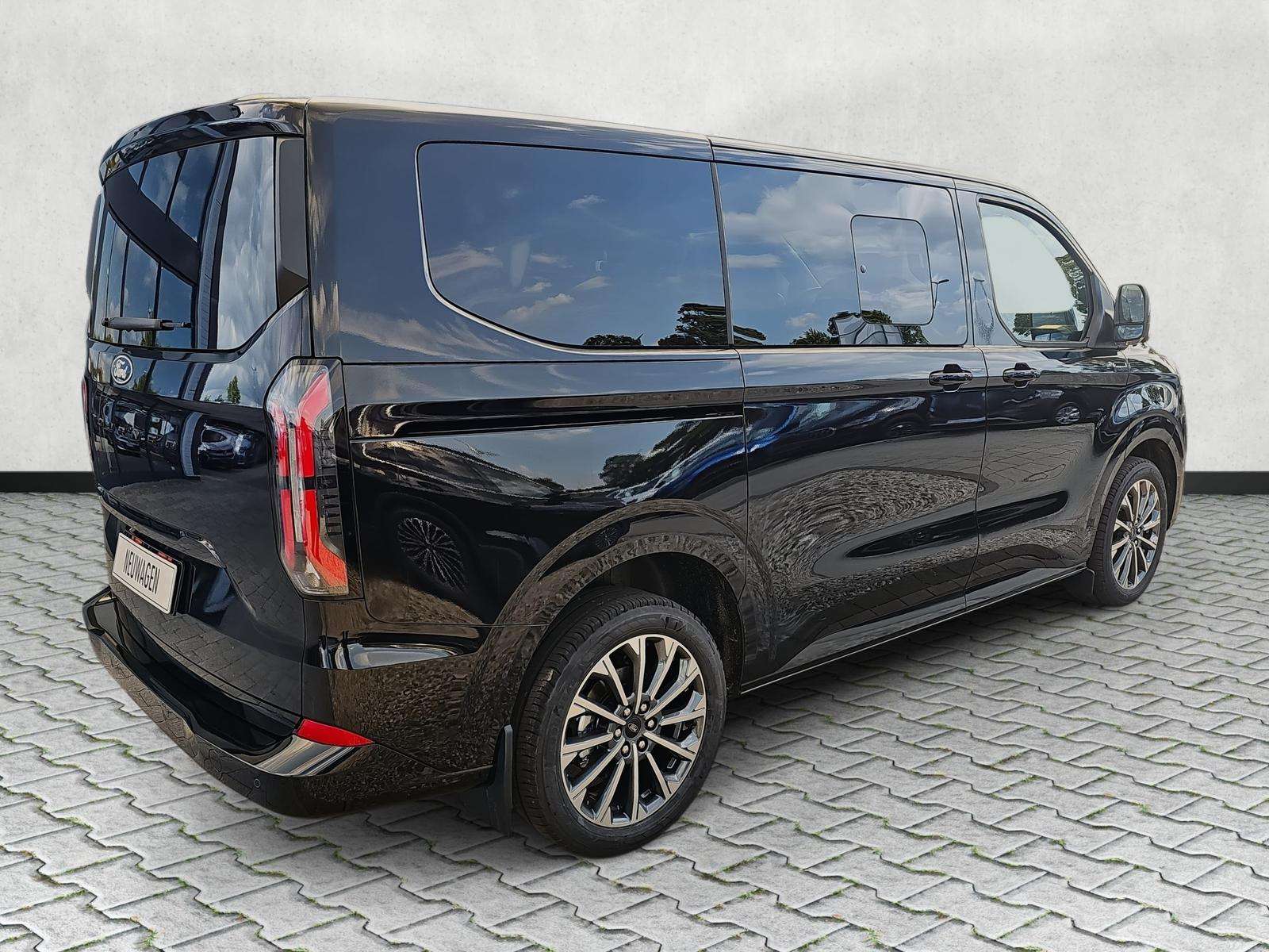 Fahrzeugbild eines Ford Tourneo Custom
