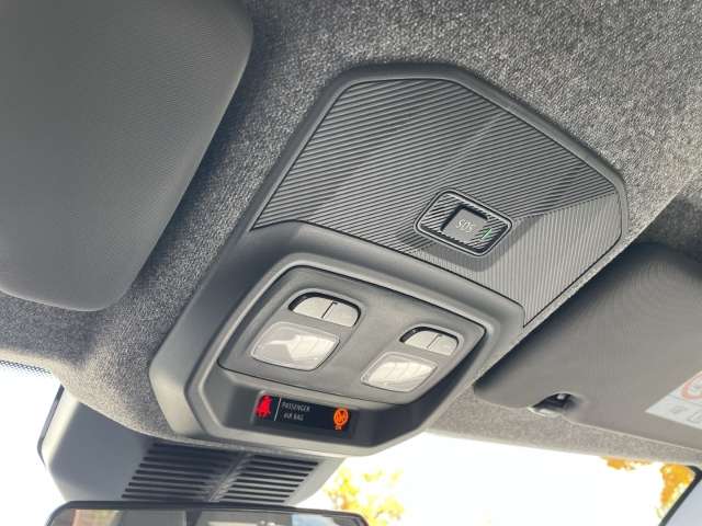 Fahrzeugbild eines Renault 4 E-TECH