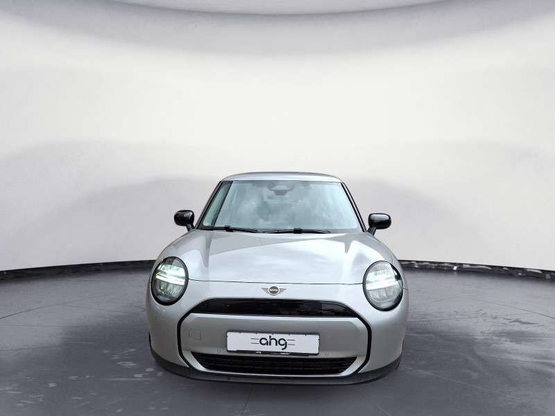 Fahrzeugbild eines MINI COOPER