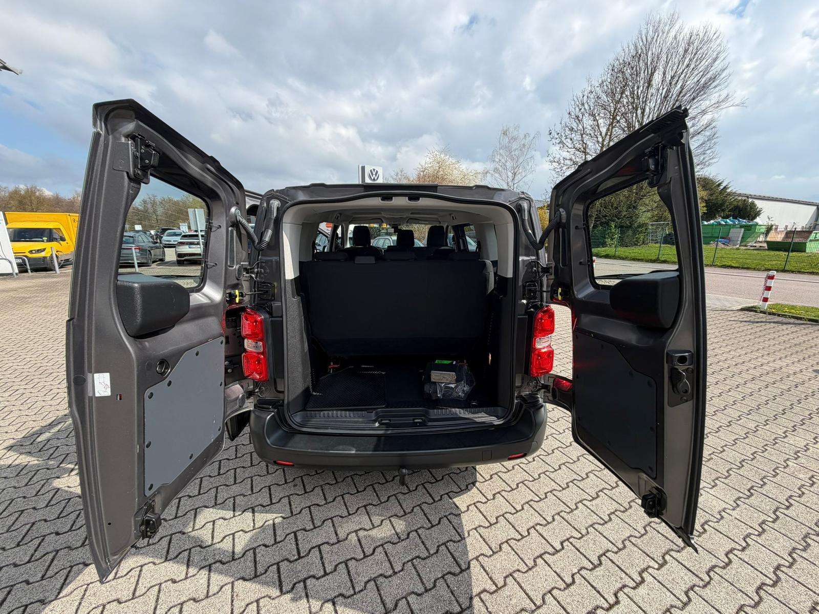 Fahrzeugbild eines Toyota Proace