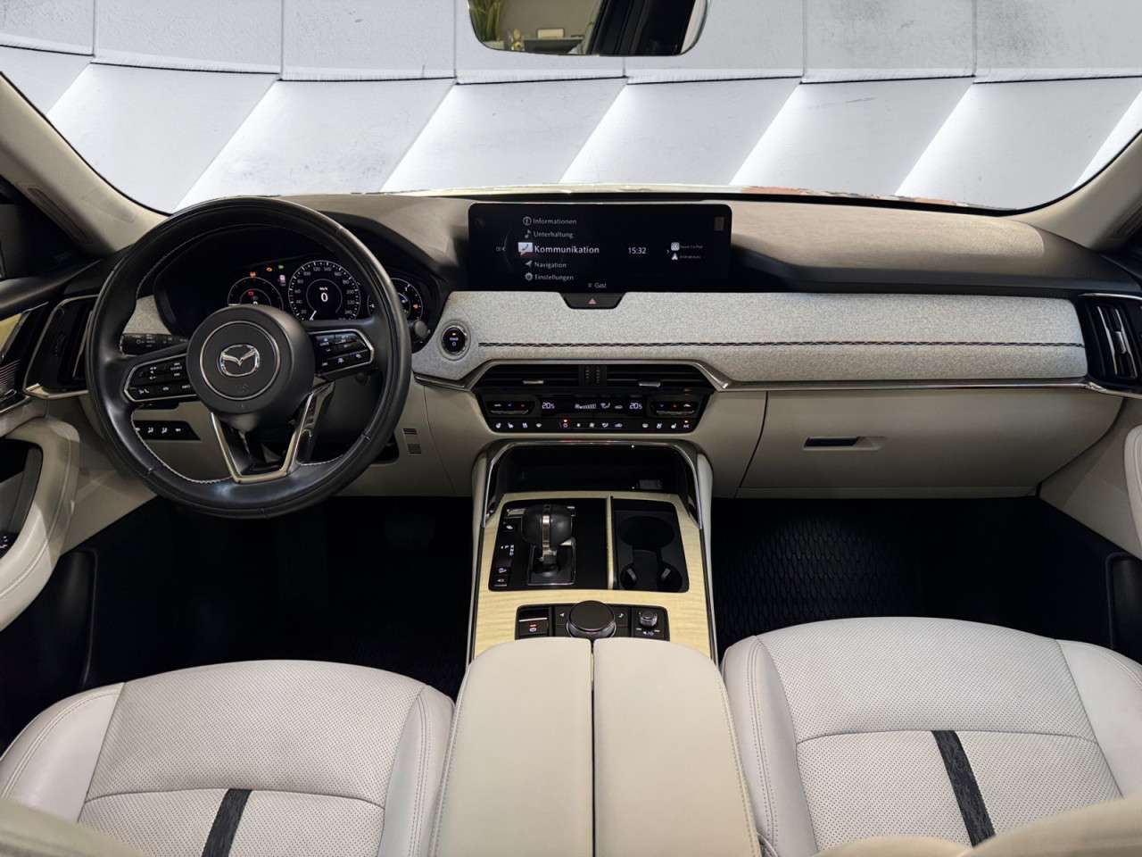 Fahrzeugbild eines Mazda CX-60