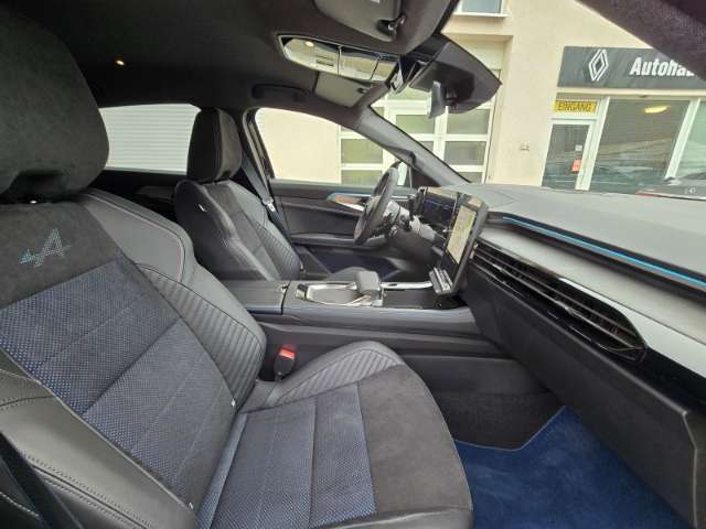 Fahrzeugbild eines Renault Rafale