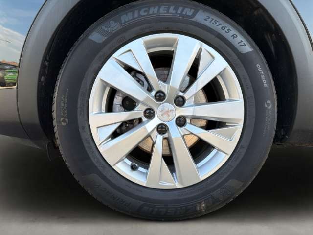 Fahrzeugbild eines Peugeot 5008
