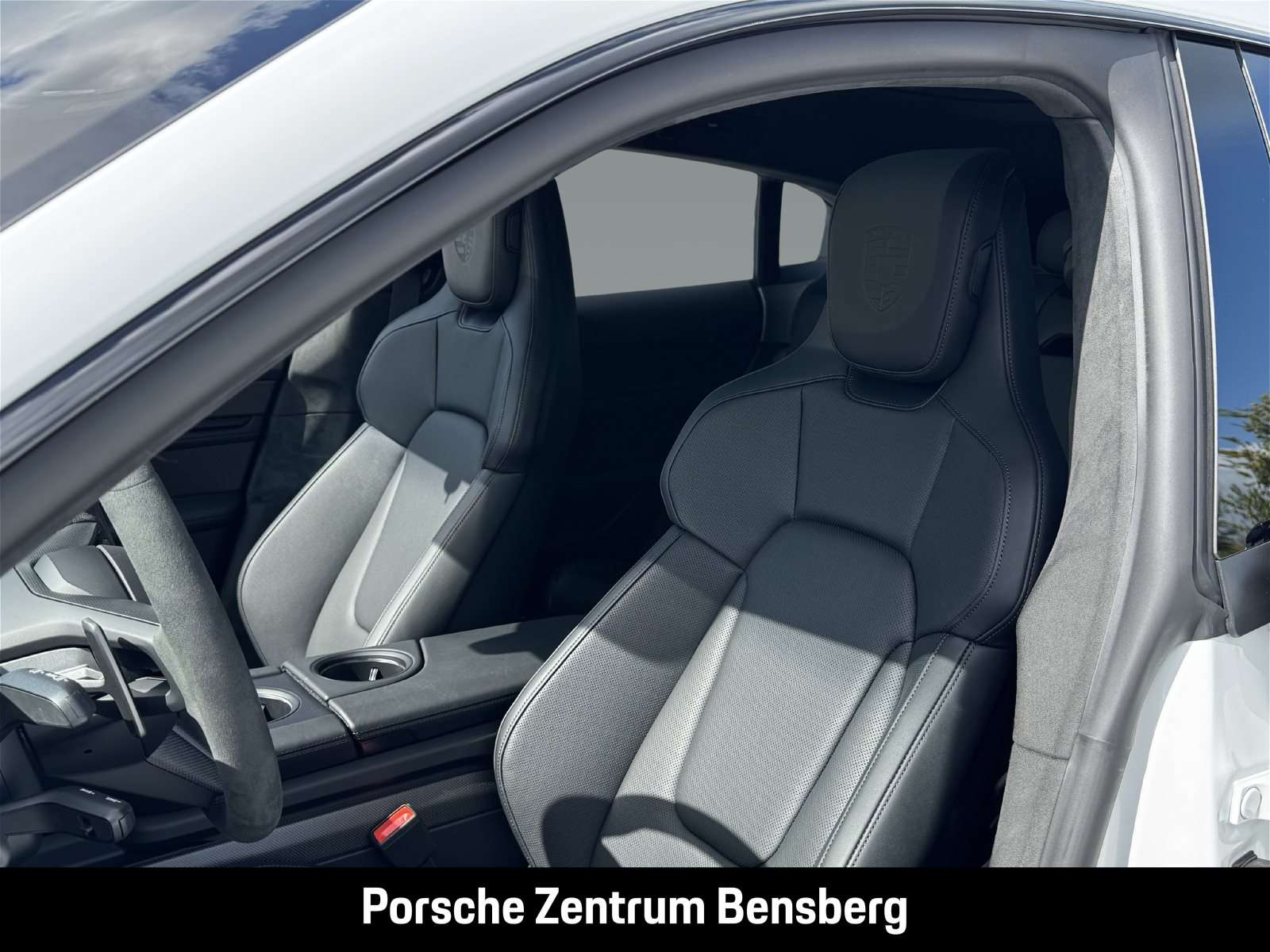 Fahrzeugbild eines Porsche Taycan