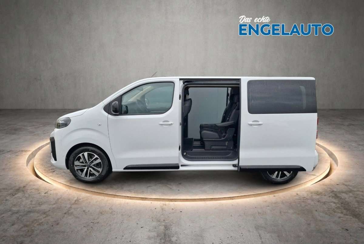 Fahrzeugbild eines Peugeot Traveller