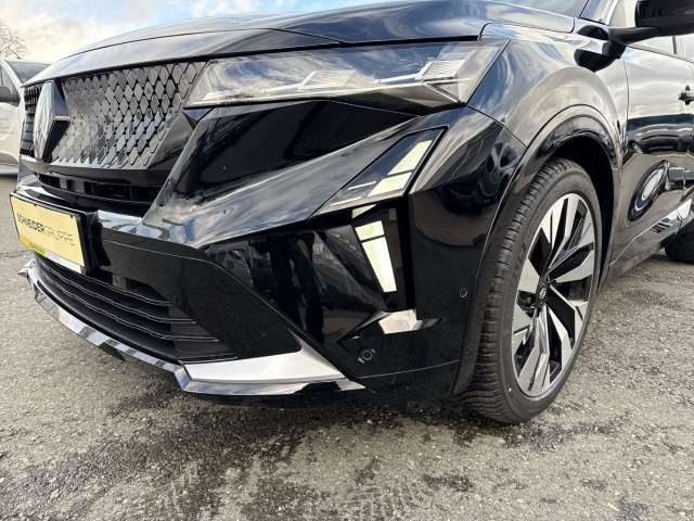 Fahrzeugbild eines Renault Rafale