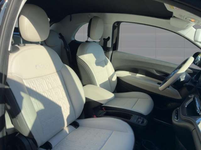 Fahrzeugbild eines Fiat 500