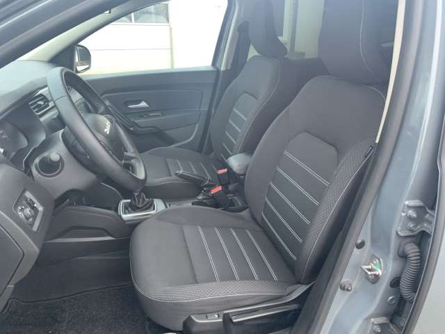 Fahrzeugbild eines Dacia Duster