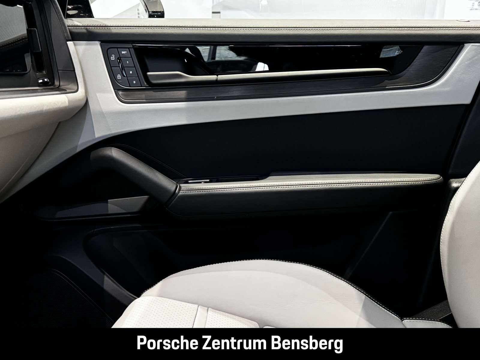 Fahrzeugbild eines Porsche Cayenne