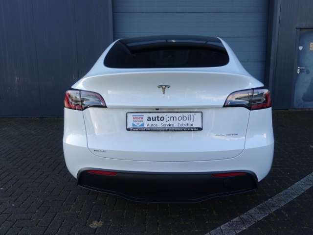 Fahrzeugbild eines TESLA Model Y