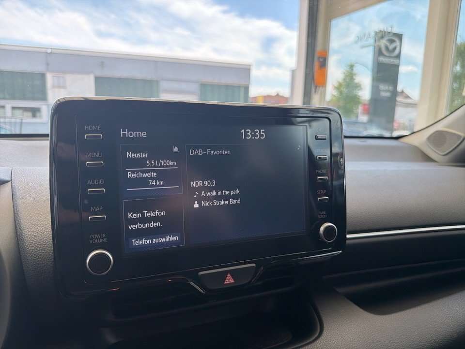 Fahrzeugbild eines Mazda Mazda2 Hybrid