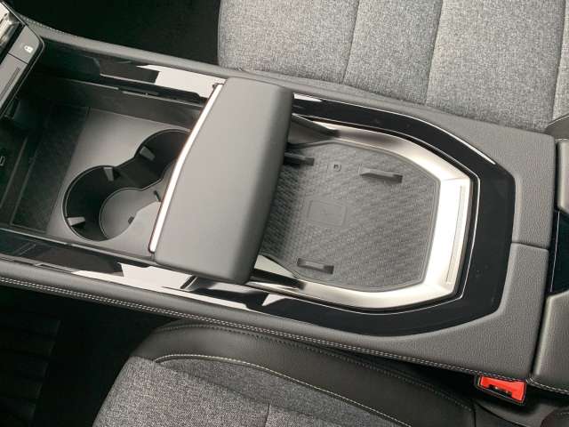 Fahrzeugbild eines Renault Rafale