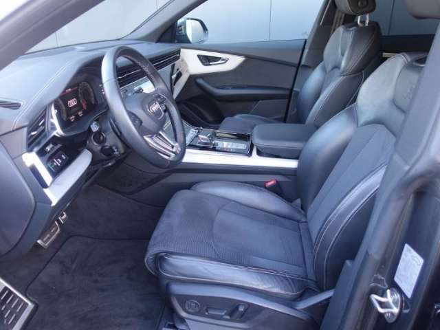 Fahrzeugbild eines Audi Q8