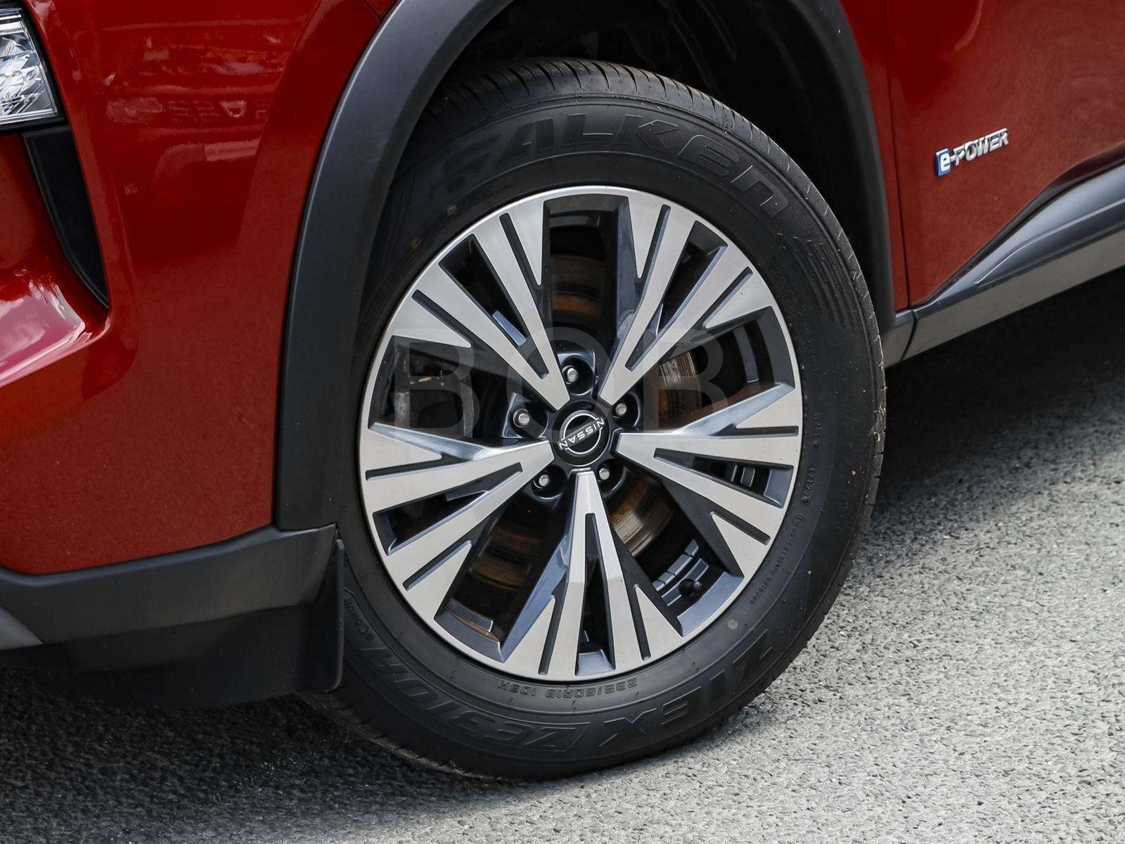 Fahrzeugbild eines Nissan X-TRAIL