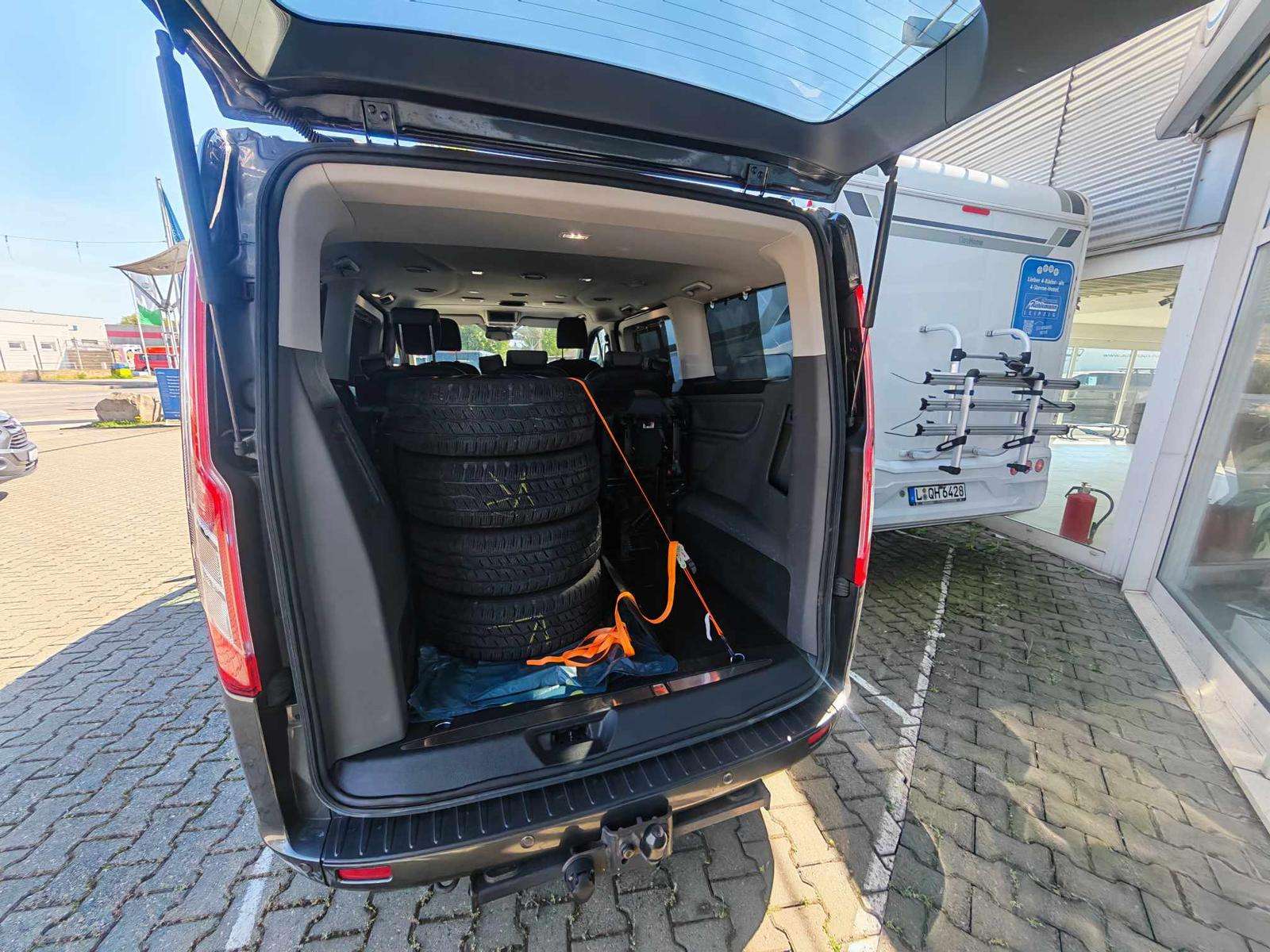 Fahrzeugbild eines Ford Tourneo Custom