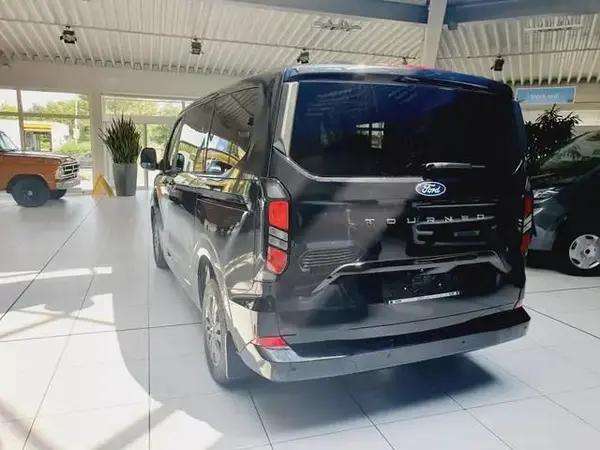 Fahrzeugbild eines Ford Tourneo Custom