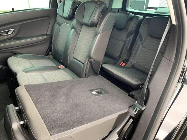 Fahrzeugbild eines Renault Grand Scénic