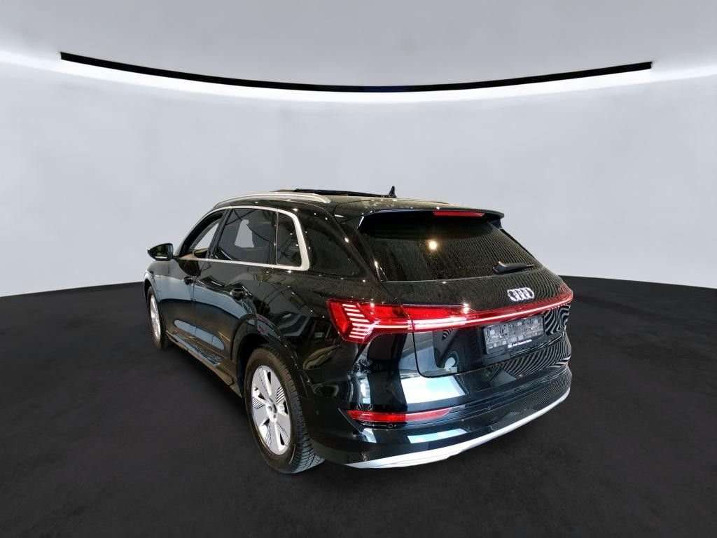 Fahrzeugbild eines Audi e-tron