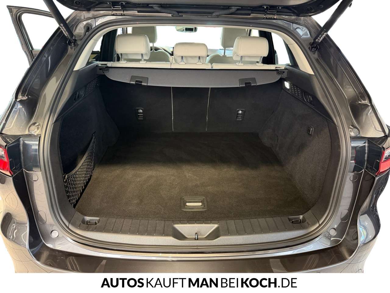 Fahrzeugbild eines Mazda CX-60