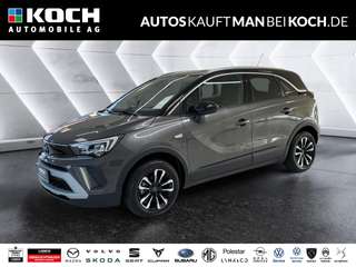 Schräge Frontansicht auf einen Opel Crossland X , freigestellt