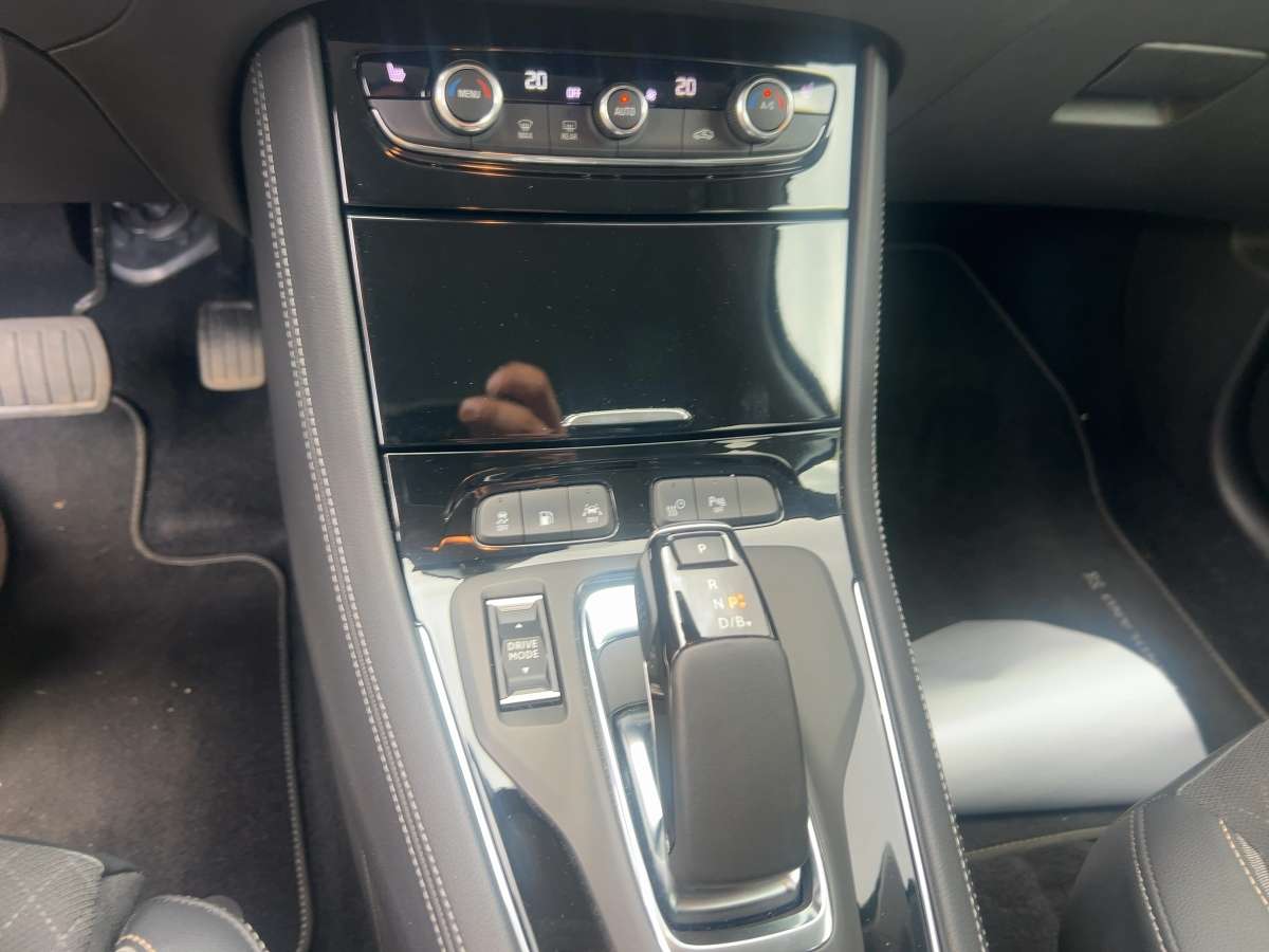 Fahrzeugbild eines Opel Grandland X