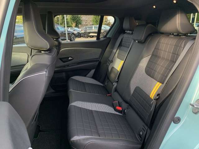 Fahrzeugbild eines Renault 4 E-TECH