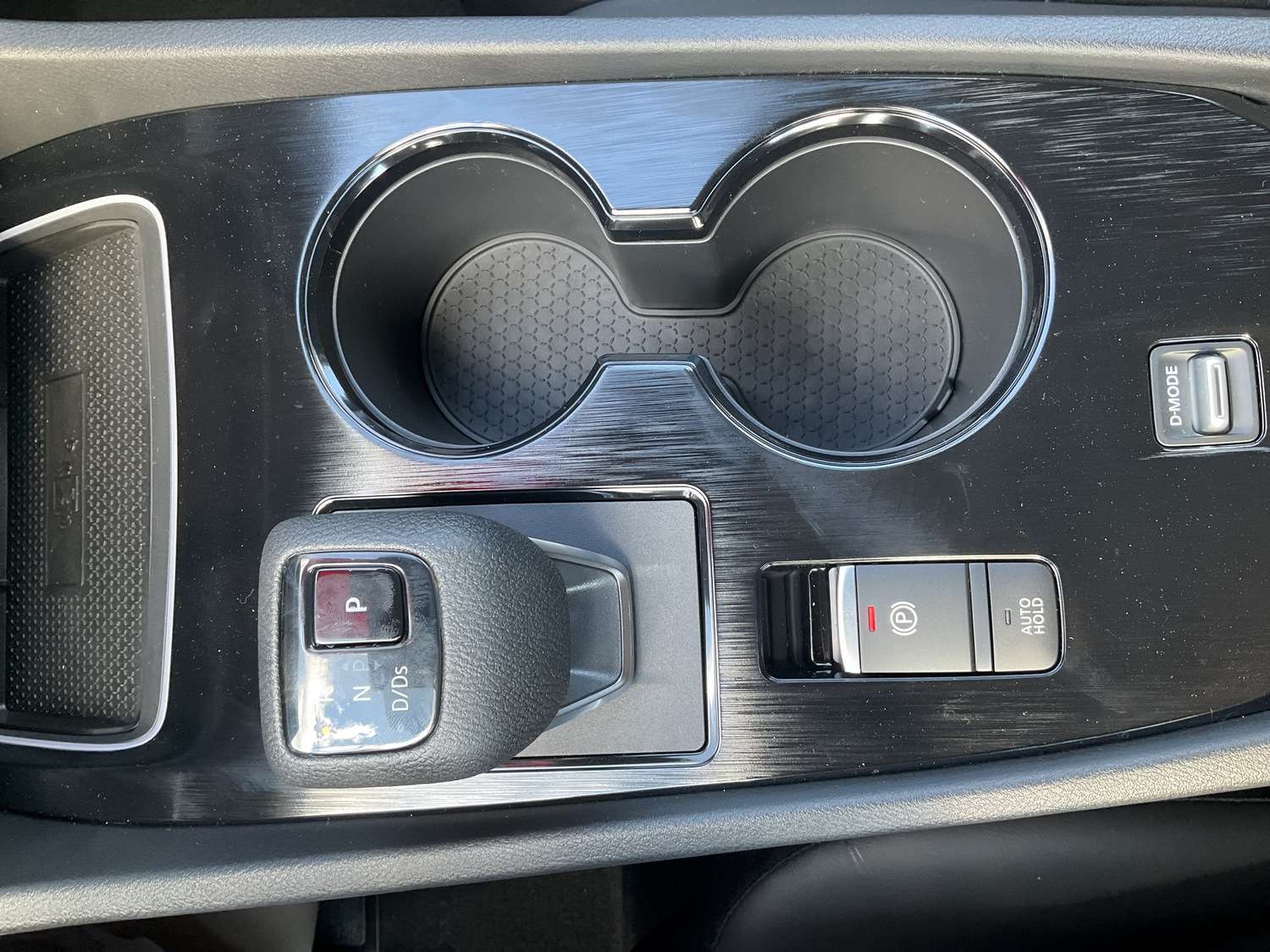 Fahrzeugbild eines Nissan X-TRAIL