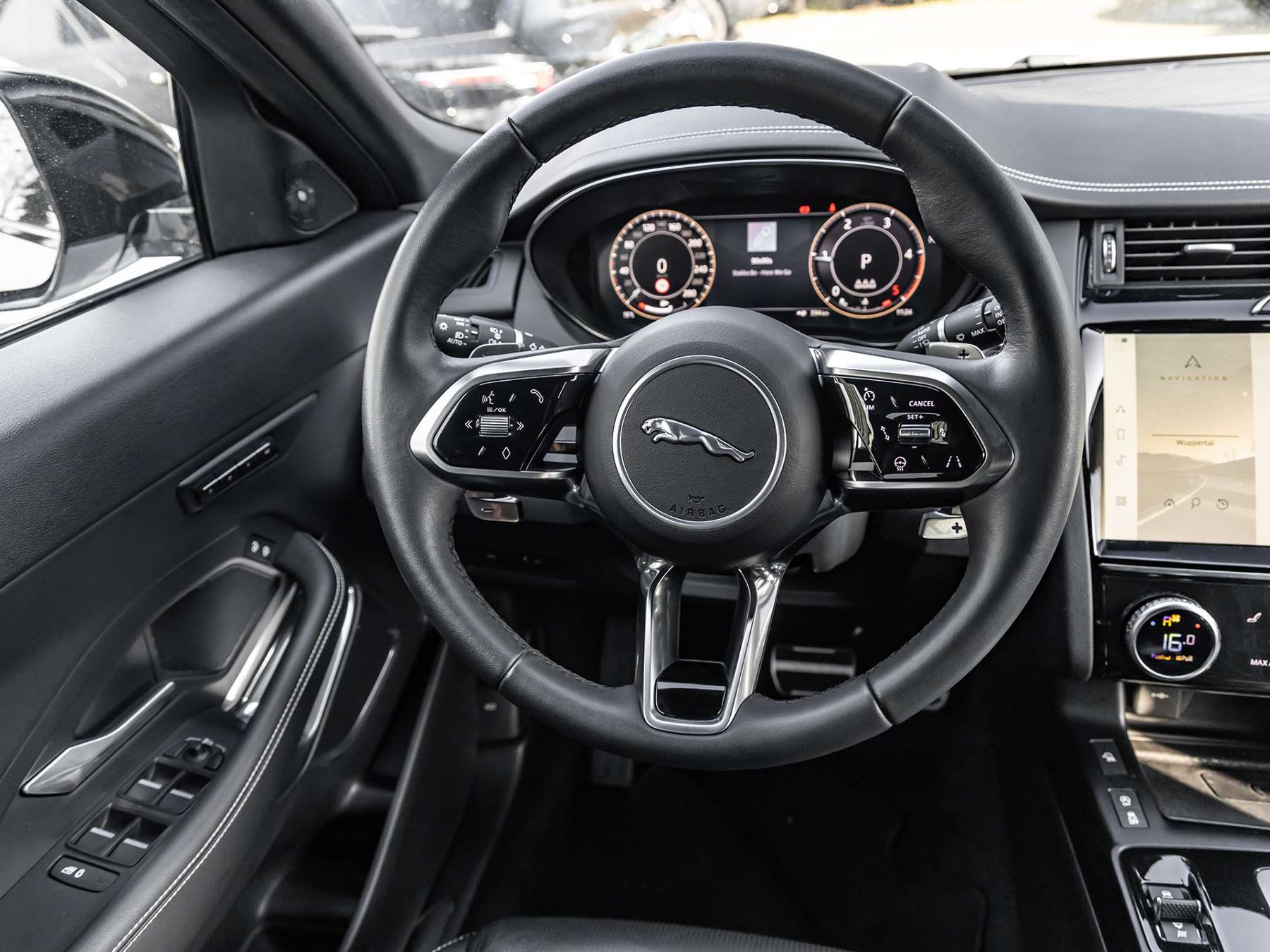Fahrzeugbild eines Jaguar E-PACE