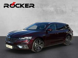 Schräge Frontansicht auf einen Renault Talisman , freigestellt