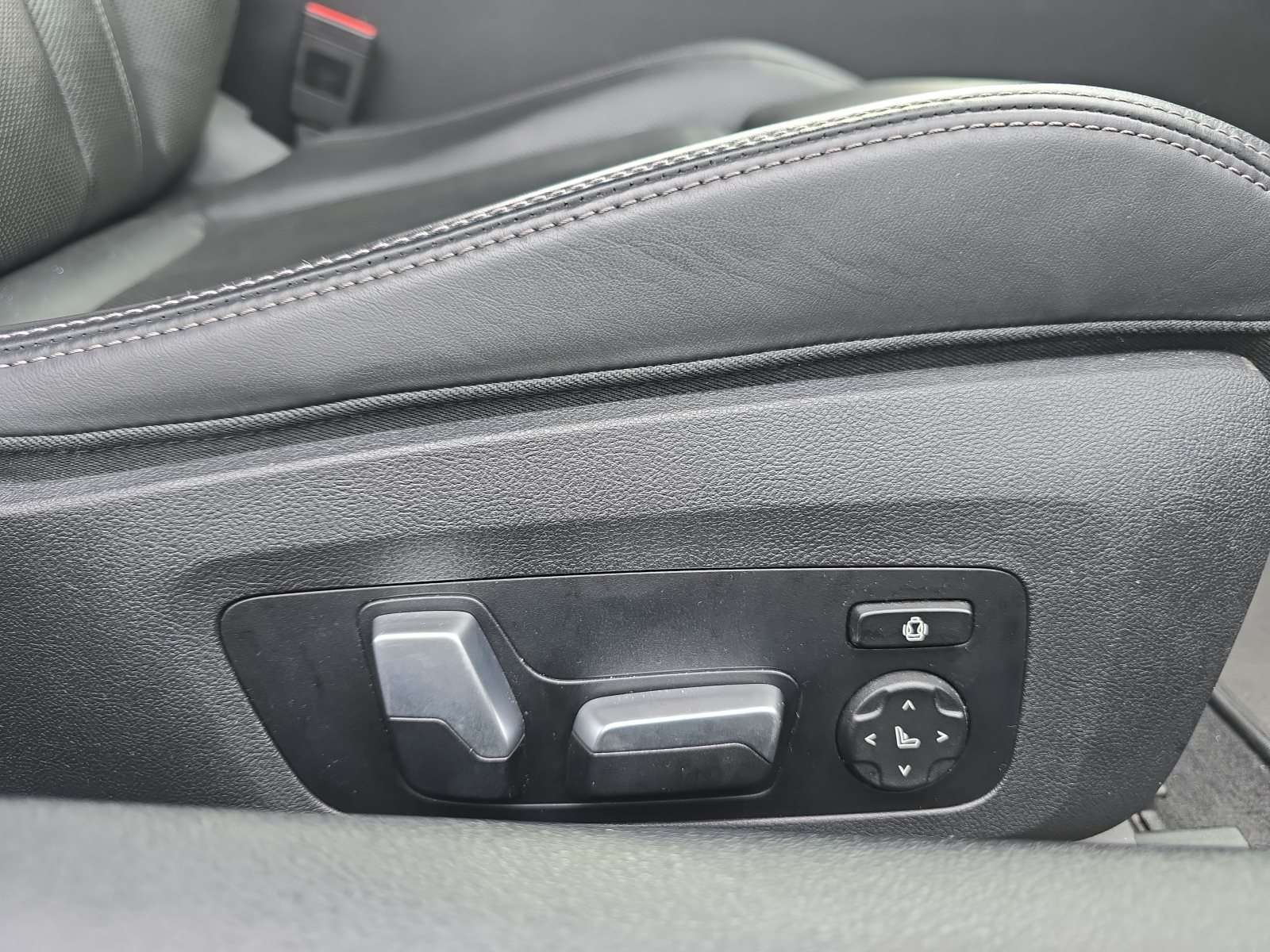 Fahrzeugbild eines BMW 8er-Reihe