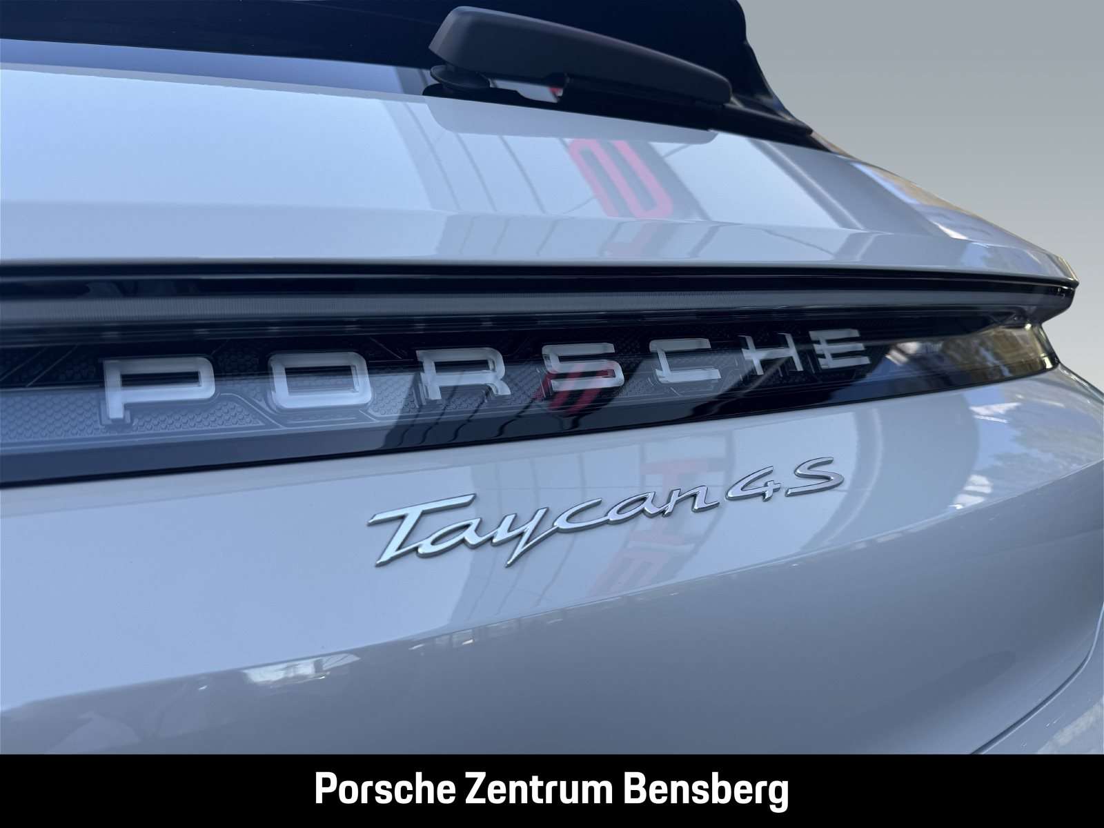 Fahrzeugbild eines Porsche Taycan
