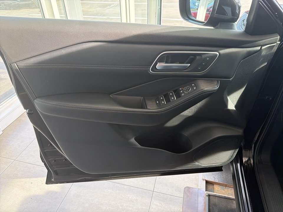 Fahrzeugbild eines Nissan X-TRAIL