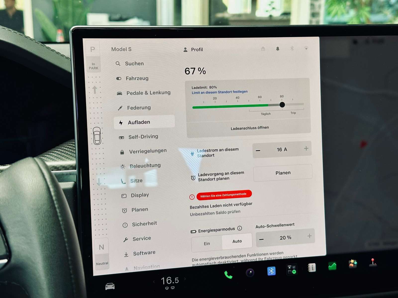 Fahrzeugbild eines TESLA Model S